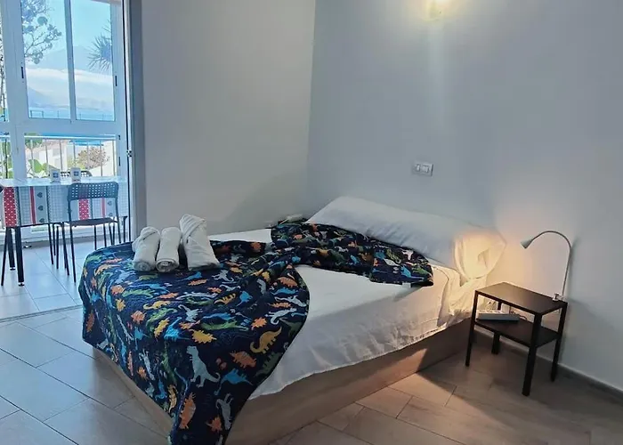 Cerca Del Mar En Mesa Del Mar Tacoronte